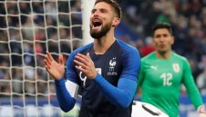 Франция нанесе поредна загуба на Уругвай, Жиру герой след гол от дузпа + ВИДЕО