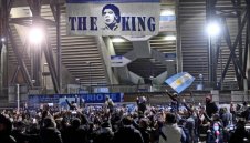 Наполи преби Рома в памет на Марадона