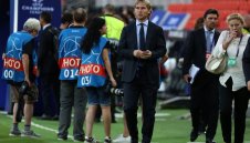 Недвед подгонил рефера Брих