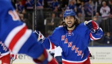 Уникална драма в НХЛ: За 3 минути от 2:5 до 6:5