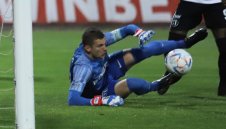 Вратарят на Локомотив е доволен, че, въпреки публиката, отборът му открадна точка от Ботев