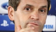 Виланова няма да гледа дербито