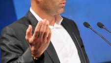 Зидан официално стана президентски съветник в Реал
