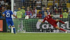 Модерно или Ретро: Пирло срещу Паненка