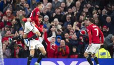 Защитник спаси Юнайтед от провал срещу новак