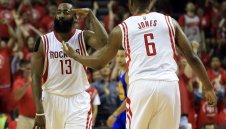 Брадата остави Хюстън в играта с 45 точки