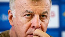 Черни облаци надвиснаха над "Герена": ФИФА погва Левски за огромен дълг