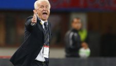 Трапатони: Заспивам от играта на Барса и Байерн