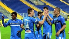 Лудогорец стреля, но Левски вкарва