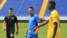 Амнистия? Стаси остава във "фризера" на Левски