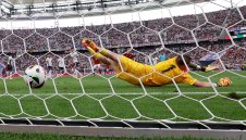 Английски национал се изкефи на гола на... Хюлманд