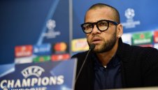 Емоционалният Дани Алвеш: Ще нараним Барса