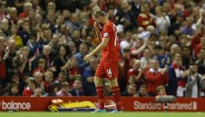 Супер новини в Ливърпул, Хендерсън е окей