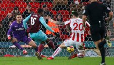 Палас уреди нападател на Уест Хям