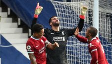 ОФИЦИАЛНО: И Алисон поднови договора си на "Анфийлд"