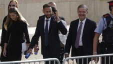 Затвор? Неймар се оправда с баща си