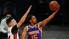 Слънцата не спират да блестят ярко в НБА