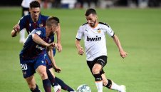 Валенсия се самоуби срещу Леванте