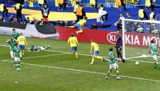 Златан и компания откраднаха точка без нито един точен удар + ВИДЕО и СНИМКИ