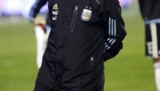 Марадона първо гази, после псува (ВИДЕО)