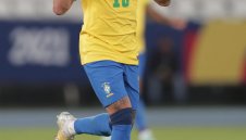 Неймар подгони рекорд на Пеле