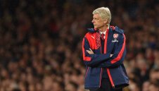 Арсен отхвърли критиките на Гари Невил