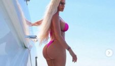 Скандална певица замрази развода с национал + СНИМКИ