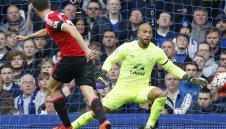 Проблеми за Юнайтед преди мача с УБА