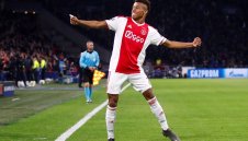 Арсенал и Ман Юнайтед в битка за ас на Аякс 