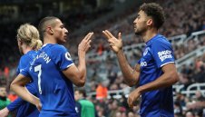 Евертън на Анчелоти с нова победа