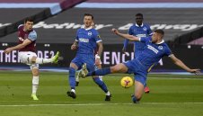 Уест Хям и Брайтън си врътнаха 2:2, Лийдс излъга с 1:0 Бърнли