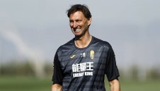 Тони Адамс след 0:3: Може би аз трябва да вляза да играя