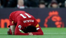 Лоши новини сполетяха Ливърпул и Салах