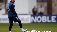 Симеоне: Никой дори не се доближава до Меси 