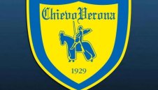 "Летящите магаренца" на Италия се разпадат, продадоха още двама