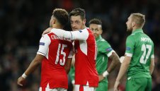 Йозил се перчи след хеттрика срещу Лудогорец + ВИДЕО И СНИМКИ