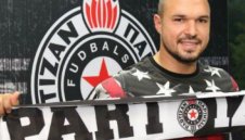 Валери Божинов дебютира със загуба за Партизан