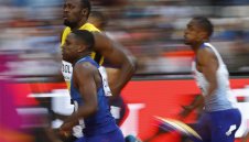 Болт спести сили в полуфиналите на 100 метра