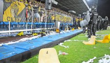 Имаме два стадиона и 14 отбора! Жалки сме