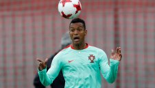 Лацио преговаря за Нани 