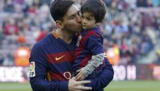 Меси се фука с 30 милиона приятели