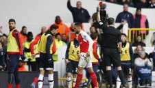 Коклен се разкая: Съжалявам много за червения картон