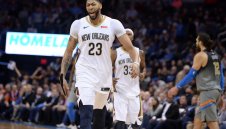 Антъни Дейвис продължава да носи Пеликанс на гръб