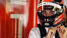 Окон близо до Форс Индия