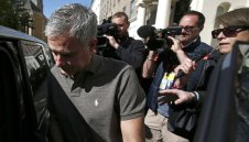 Превърна ли се Специалния в "Юда" за Челси?