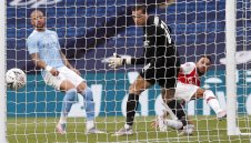 Рекордьорът Арсенал детронира Сити и пак е на финал за ФА Къп