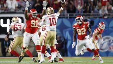 Голямо сърце! Шампион от Супербоул спаси 100 кучета от приют