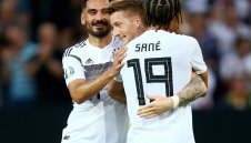 Естонците бяха бити като бразилци от грубия Маншафт