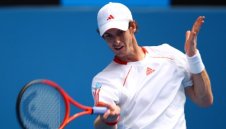 Тинейджър измъчи Мъри на старта в Мелбърн