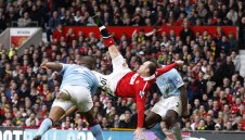 Модерно или Ретро: Руни срещу Ван Бастен